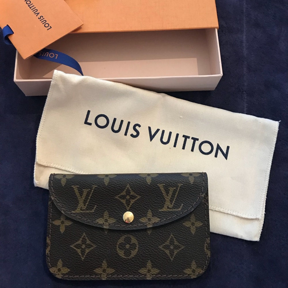 🔥🔥Authentic LV Belt/Wallet🔥🔥